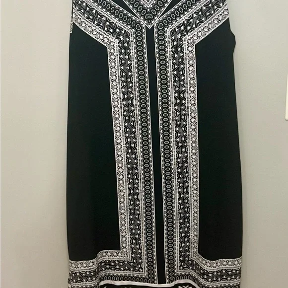 JM Collection Black and White Geometric Midi Dress - Picture 5 of 5